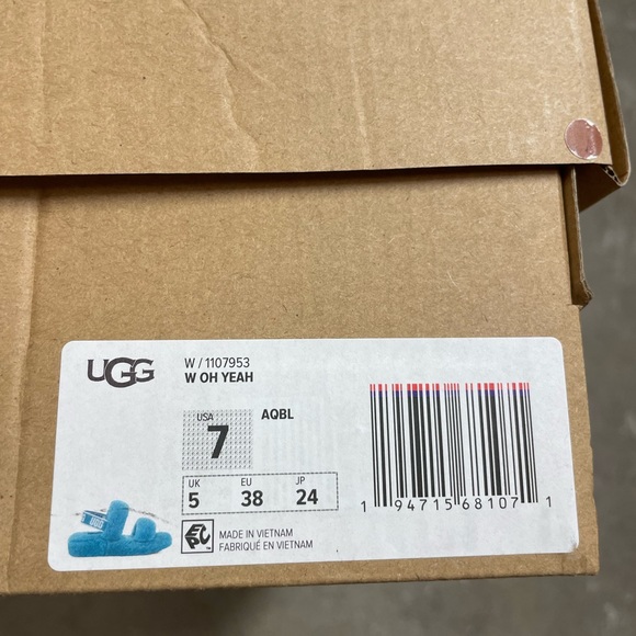 UGG slippers - Picture 3 of 3